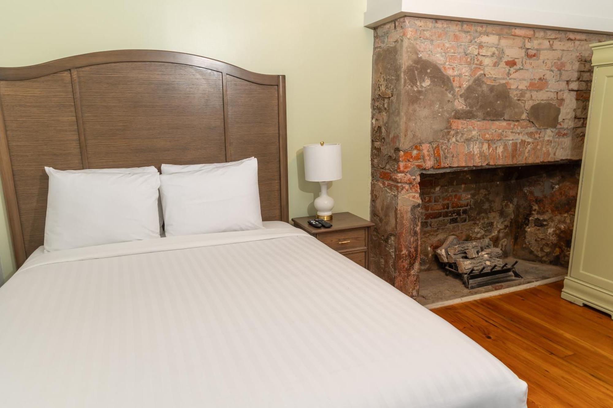 Inn On St. Ann, A French Quarter Guest Houses Property La Nouvelle-Orléans Extérieur photo