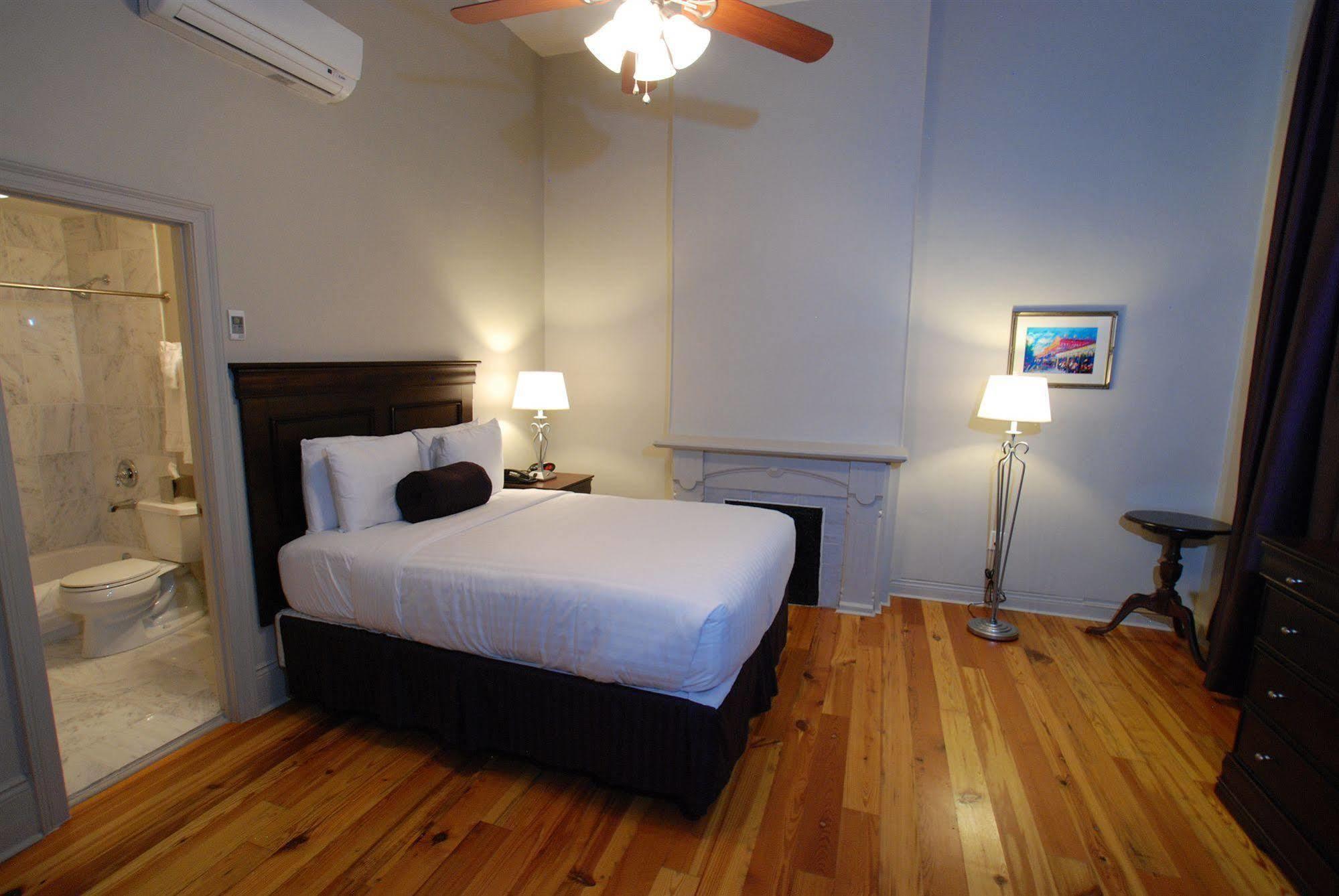 Inn On St. Ann, A French Quarter Guest Houses Property La Nouvelle-Orléans Extérieur photo